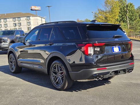 New 2026 Ford Explorer ST w/ Sun And Sound Package image 9