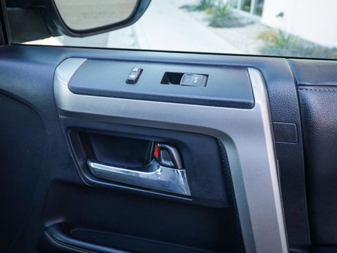 Used 2015 Toyota 4Runner SR5 image 26