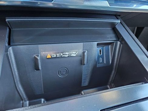 Used 2026 GMC Hummer EV SUV w/ LPO, Dark Essentials Package AWD/4WD image 35