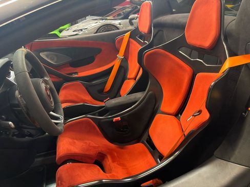 Used 2020 McLaren 600LT Spider RWD image 26