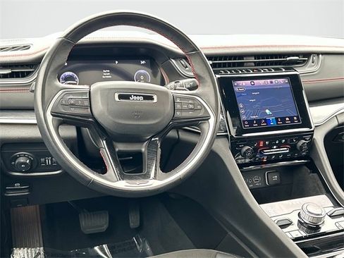 Used 2022 Jeep Grand Cherokee Trailhawk image 2