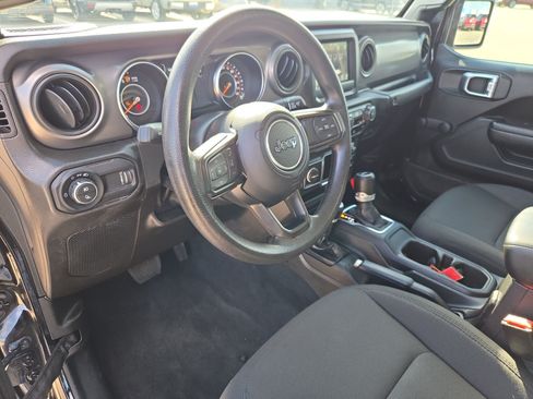 Used 2023 Jeep Gladiator Sport w/ Off Road Group AWD/4WD image 13
