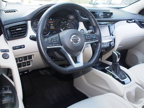 Used 2022 Nissan Rogue Sport SL w/ Premium Package FWD image 29