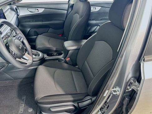 Used 2023 Kia Forte LXS w/ LXS Technology Package image 16