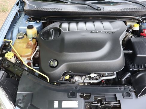 Used 2014 Chrysler 200 Limited FWD image 36