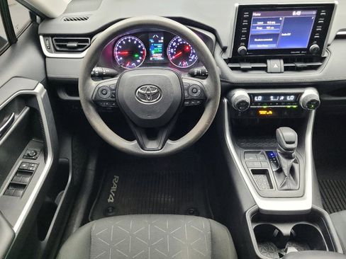 Used 2019 Toyota RAV4 XLE w/ Convenience Package FWD image 22