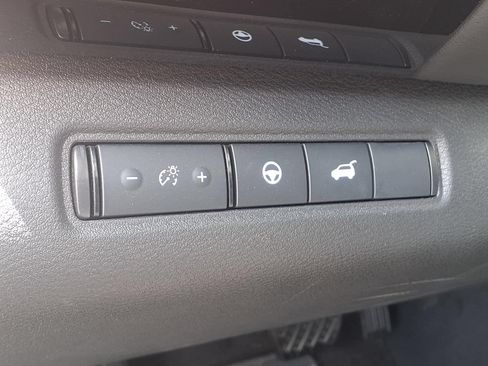 Used 2024 Nissan Pathfinder SV w/ SV Premium Package AWD/4WD image 22