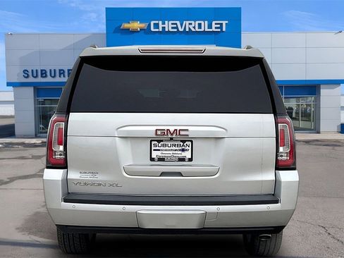 Used 2019 GMC Yukon XL SLT w/ Premium Edition image 4