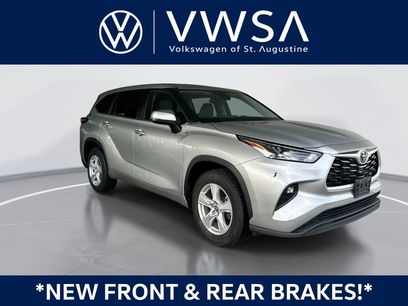 Used 2023 Toyota Highlander LE