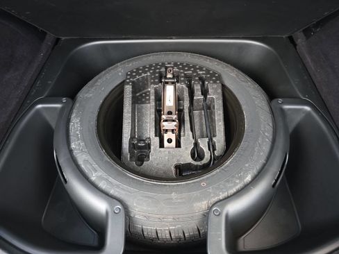 Used 2012 Jeep Grand Cherokee Overland image 23