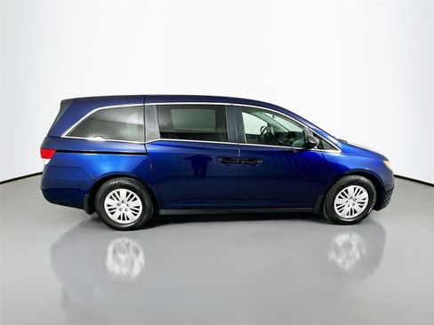 Used 2015 Honda Odyssey LX image 8