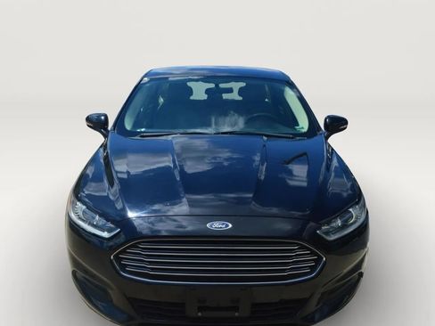 Used 2016 Ford Fusion SE FWD image 2