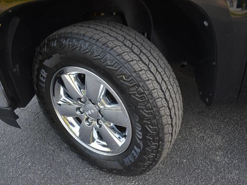 Used 2009 GMC Sierra 1500 SLT w/ Suspension Package, Off-Road image 46