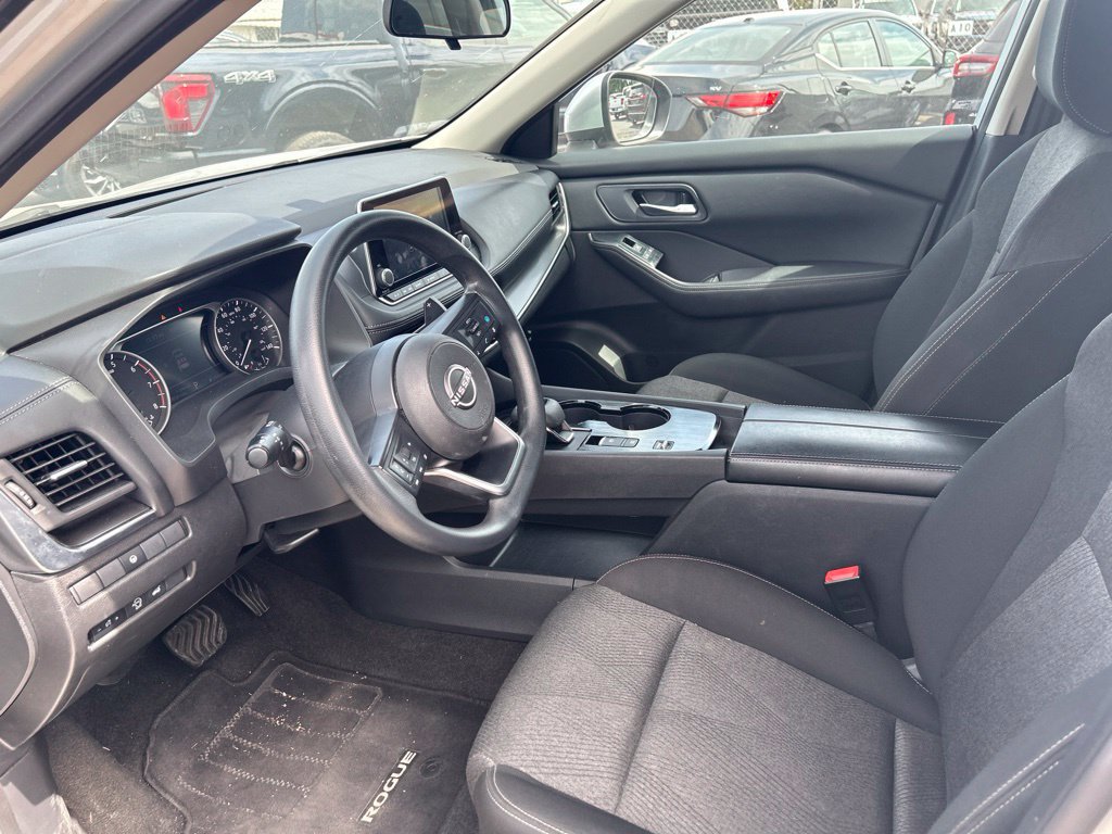 Used 2024 Nissan Rogue SV FWD image 7