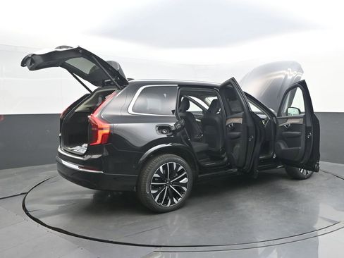 New 2026 Volvo XC90 B5 Plus AWD/4WD image 38