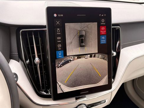 New 2026 Volvo XC60 B5 Ultra w/ Climate Package image 31