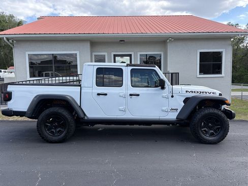 Used 2022 Jeep Gladiator Mojave w/ Trailer Tow Package AWD/4WD image 5