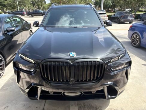 Used 2025 BMW X7 xDrive40i w/ M Sport Package AWD/4WD image 2