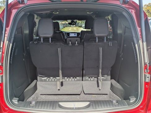 New 2026 Chrysler Pacifica Select image 11