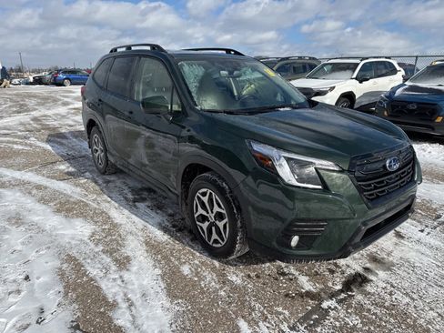 Used 2023 Subaru Forester Premium image 4