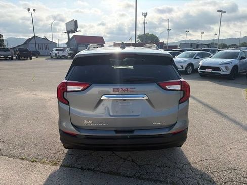 Used 2024 GMC Terrain SLE w/ Driver Convenience Package AWD/4WD image 4