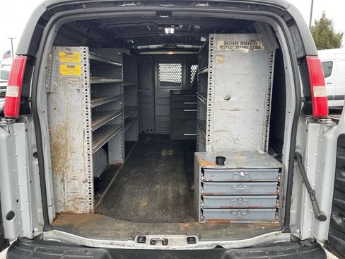 Used 2016 GMC Savana 2500 RWD image 11