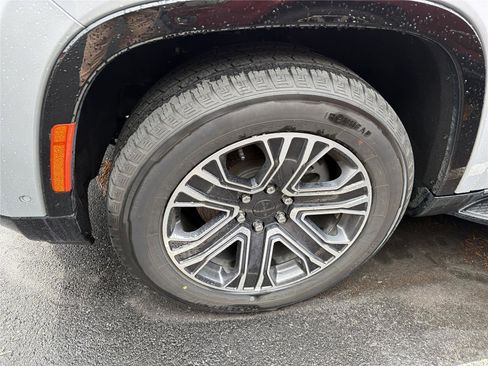 Used 2024 Jeep Wagoneer L Series II w/ Flexible Seating Group image 10