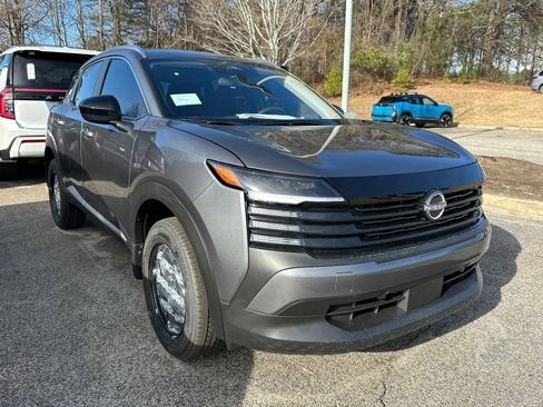 New 2026 Nissan Kicks SV image 3