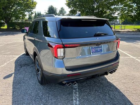 Used 2025 Ford Explorer ST AWD/4WD image 8