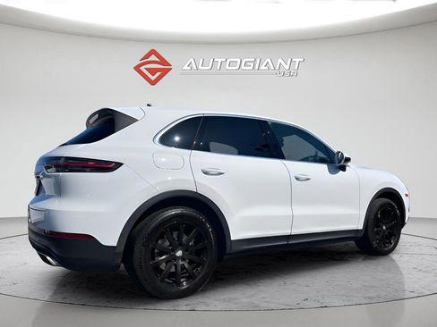 Used 2020 Porsche Cayenne image 8