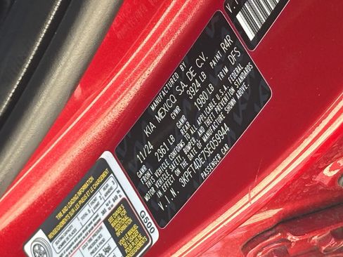 Used 2025 Kia K4 LXS image 31