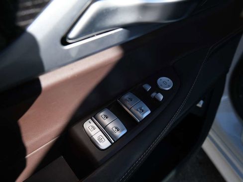 Used 2018 BMW 750i image 19