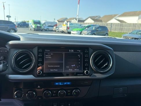 Used 2023 Toyota Tacoma TRD Off-Road AWD/4WD image 30