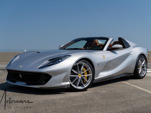 Used 2022 Ferrari 812 GTS image 9