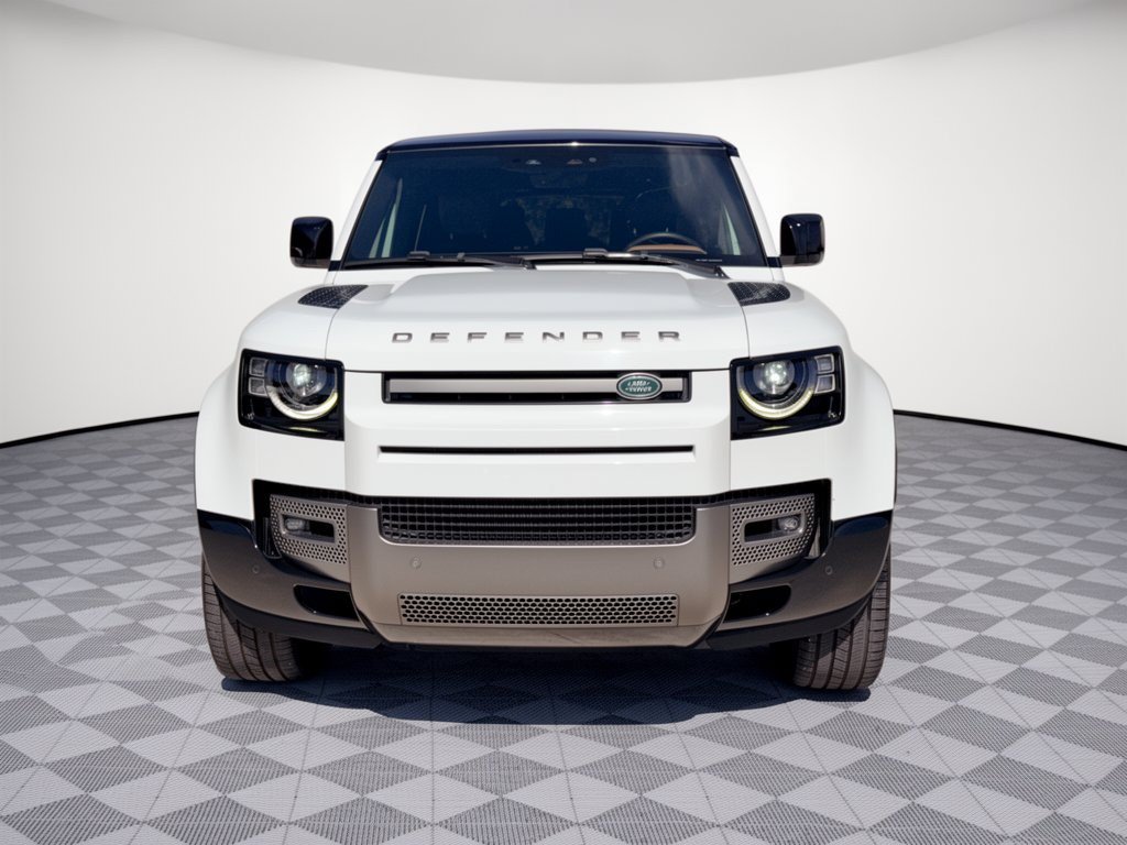 Used 2024 Land Rover Defender 130 X-Dynamic SE AWD/4WD image 6