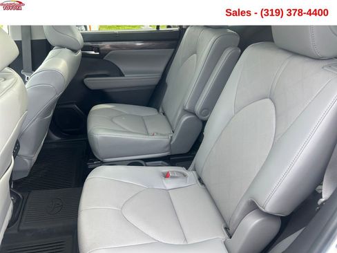 Used 2022 Toyota Highlander Platinum AWD/4WD image 23