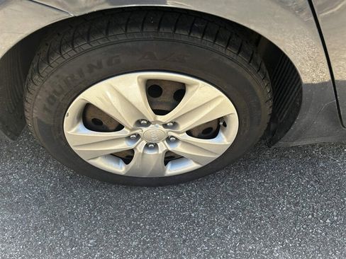 Used 2016 Kia Forte LX FWD image 12