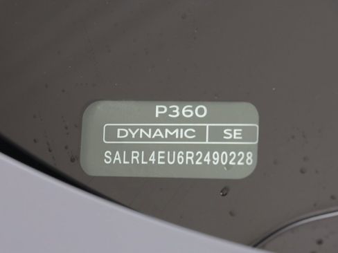 Used 2024 Land Rover Discovery Dynamic SE image 26