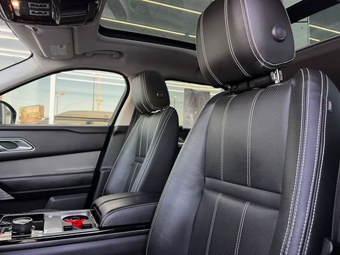 Used 2018 Land Rover Range Rover Velar S image 34