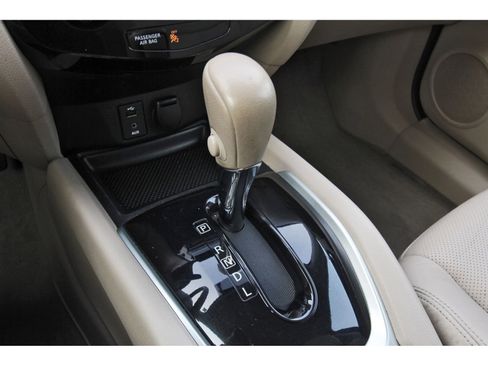 Used 2015 Nissan Rogue SL image 29