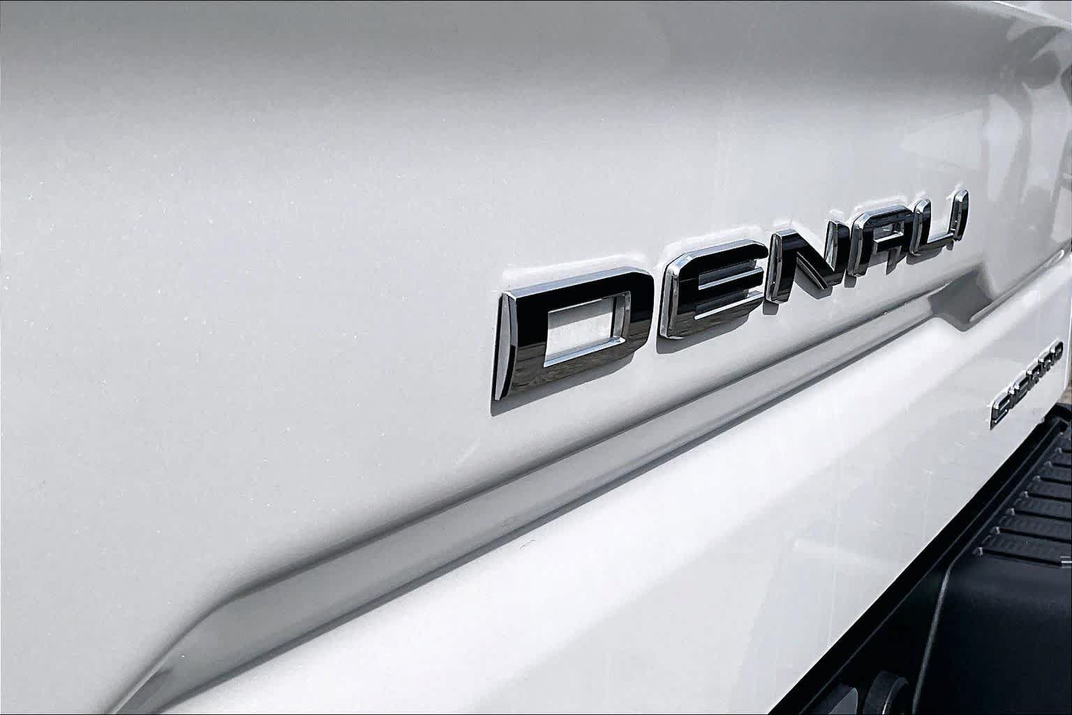 Used 2022 GMC Sierra 1500 Denali w/ Denali Reserve Package AWD/4WD image 10