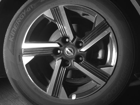 Used 2025 Nissan Sentra SV image 13