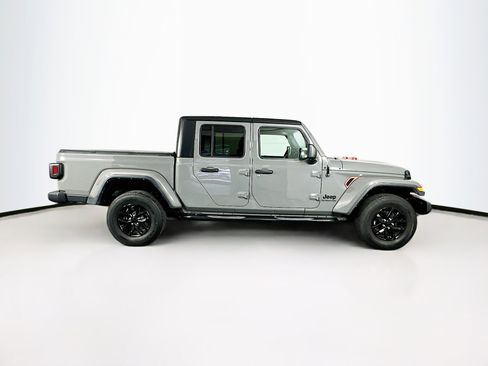 Used 2022 Jeep Gladiator Sport image 10