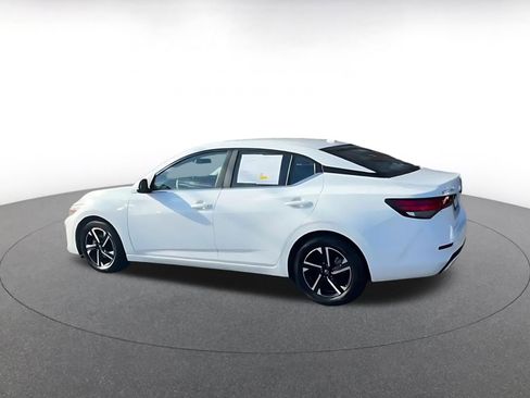 Used 2025 Nissan Sentra SV image 11