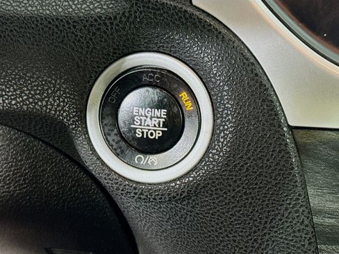 Used 2020 Chrysler 300 Touring RWD image 20