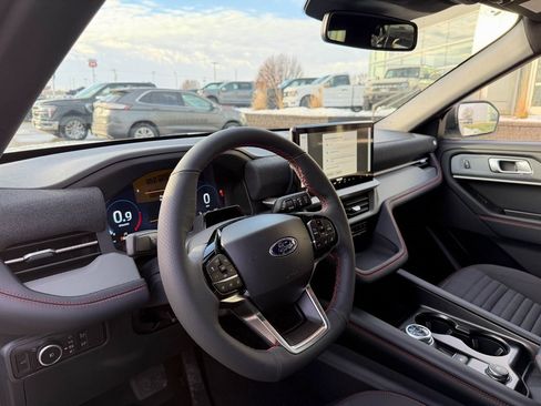 Used 2021 Ford F350 Lariat w/ Chrome Package image 8