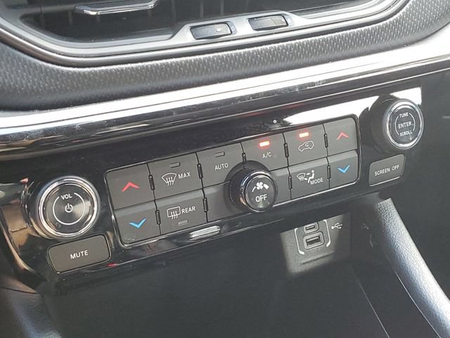 Used 2024 Jeep Compass Trailhawk w/ Trailhawk Convenience Group AWD/4WD image 17