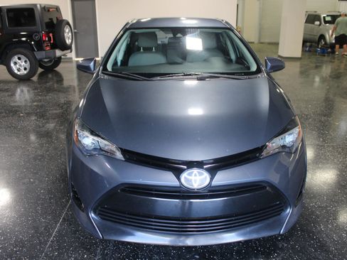 Used 2018 Toyota Corolla LE image 5