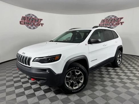 Used 2019 Jeep Cherokee Trailhawk w/ Cold Weather Group AWD/4WD image 1