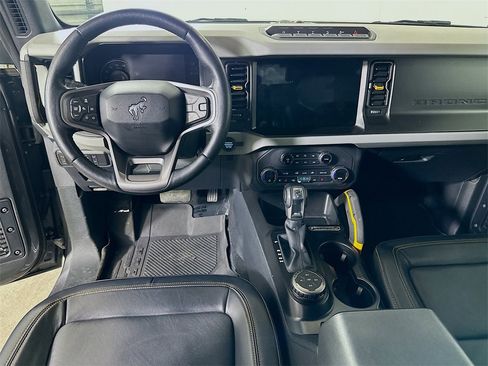 Used 2021 Ford Bronco Badlands image 17